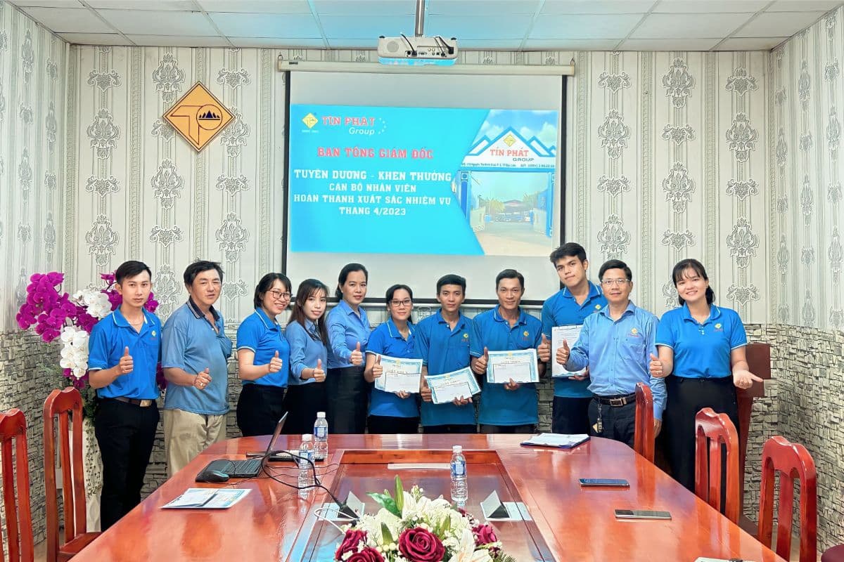 TÍN PHÁT: TUYÊN DƯƠNG – KHEN THƯỞNG CÁN BỘ NHÂN VIÊN LAO ĐỘNG GIỎI THÁNG 4/2023