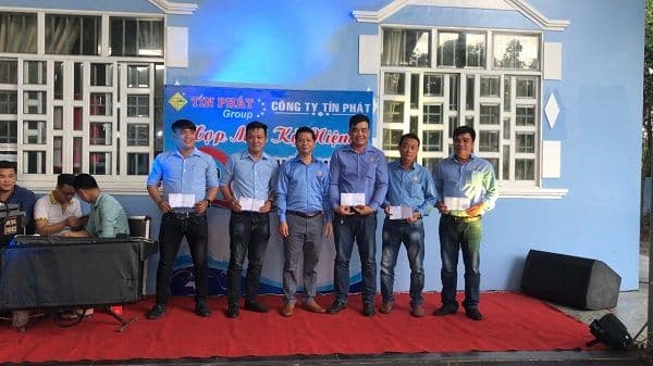 TUYÊN DƯƠNG CÁN BỘ – NHÂN VIÊN XUẤT SẮC