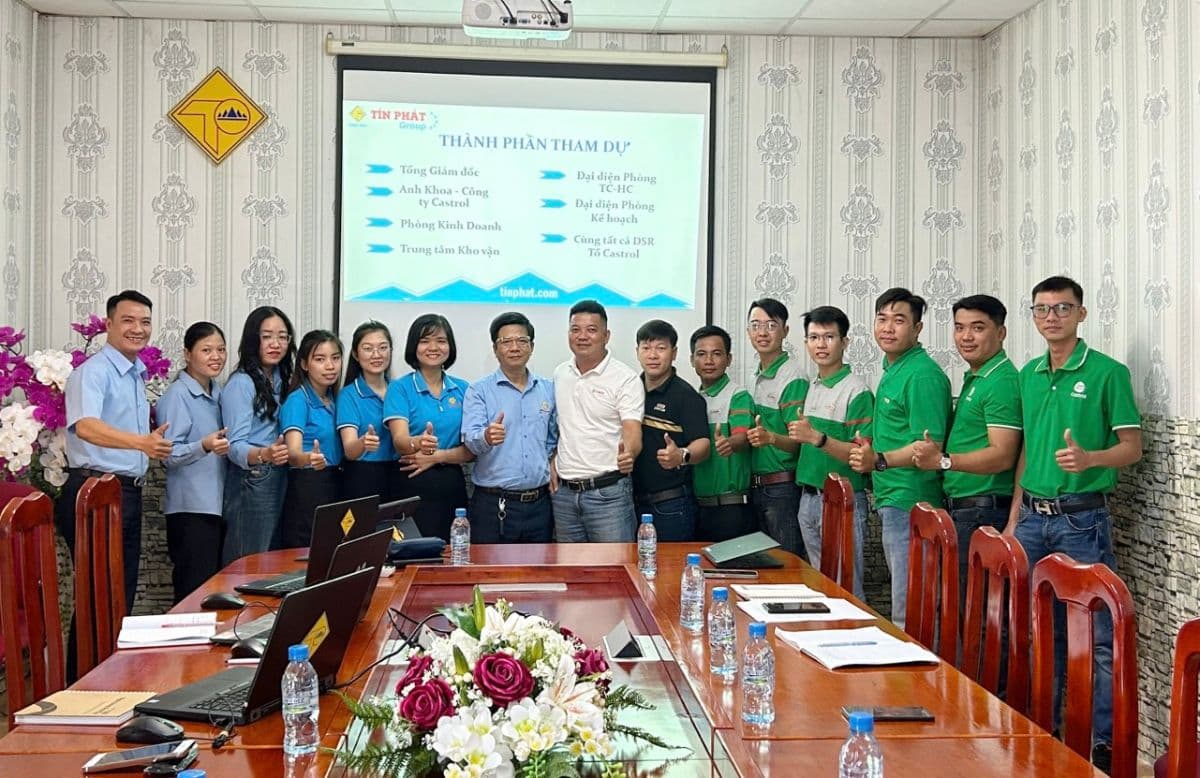 TÍN PHÁT: HỌP ĐỊNH KỲ – MỘT TRONG NHỮNG PHƯƠNG PHÁP ĐỒNG HÀNH CÙNG SALES