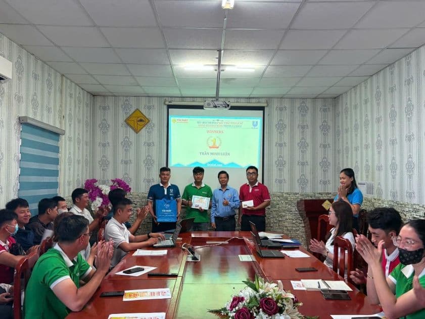 TÍN PHÁT – KHEN THƯỞNG KHỐI KINH DOANH THÁNG 11/2025