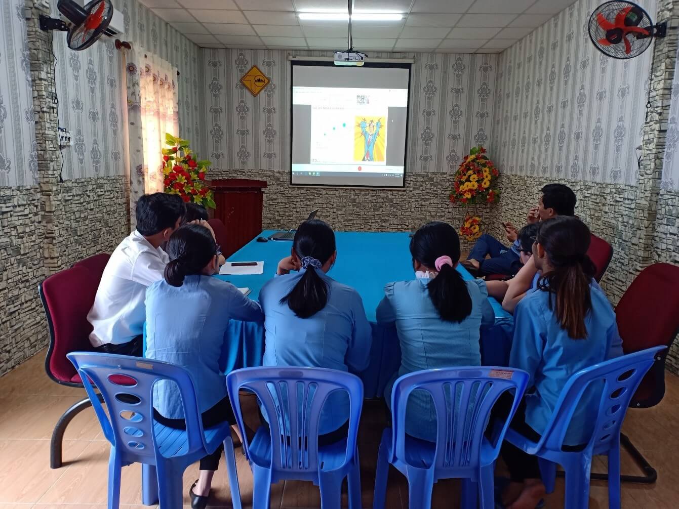 Tín Phát-Tập Huấn Nghiệp Vụ Nhân Viên